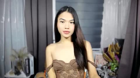 Snapshot of sabrina_maxx chatting on January 2026 12:10:01 PM Nadine online show from January 2026 12:10:01 PM