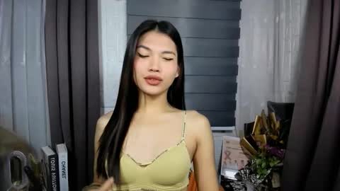 Snapshot of sabrina_maxx chatting on February 2026 10:14:02 PM Nadine online show from February 2026 10:14:02 PM