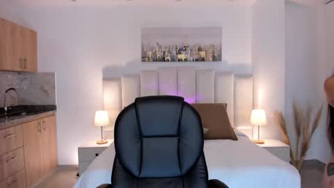 Sabrina online show from October 2025 08:16:02 PM