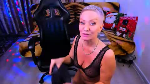 Tatiana online show from December 2025 11:44:01 PM