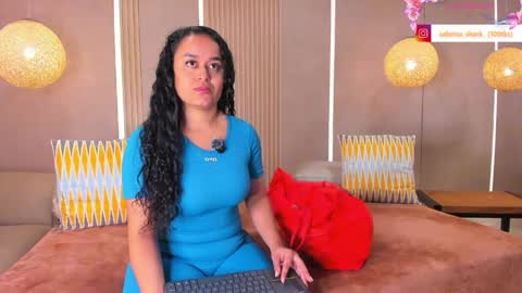 Snapshot of sabrina_shark chatting on June 2026 01:40:01 AM Sabrina Shark online show from June 2026 01:40:01 AM