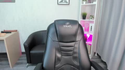 GMT7TueWedThuFriSatSun 0100am-0700am online show from February 2025 09:48:01 PM