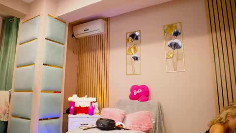 SabrinaJade online show from October 2025 06:14:01 AM