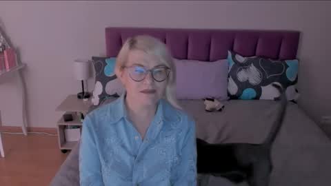 Sabrina MacMarren online show from February 2025 04:02:01 PM