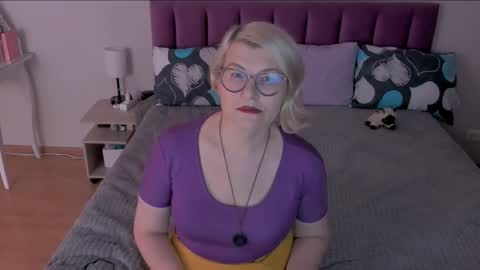 Sabrina MacMarren online show from February 2025 06:36:02 PM