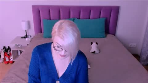 Sabrina MacMarren online show from September 2025 05:58:01 PM