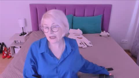 Sabrina MacMarren online show from September 2025 02:54:01 PM