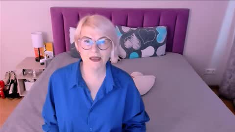 Sabrina MacMarren online show from October 2025 02:36:01 PM