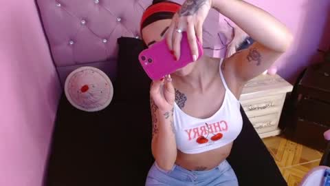 Snapshot of sabrinapaulson chatting on May 2026 09:44:02 PM sabrinapaulson online show from May 2026 09:44:02 PM