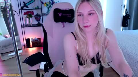 Snapshot of sabrinarose_x chatting on June 2026 05:15:02 PM Sabrina Rose online show from June 2026 05:15:02 PM