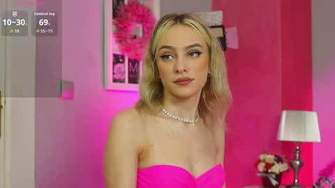 Snapshot of sabrinna_sky chatting on June 2026 05:02:01 AM Sabrina online show from June 2026 05:02:01 AM