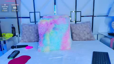 Sabrinna online show from November 2025 07:12:01 PM