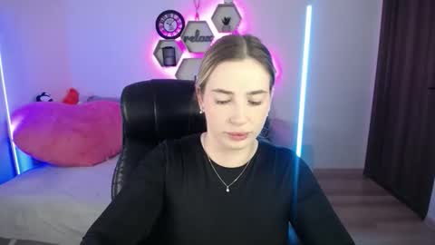 Sabrina Violet online show from October 2025 08:12:01 AM