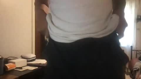 Snapshot of sack_draggin chatting on January 2025 05:33:01 PM Beezy online show from January 2025 05:33:01 PM