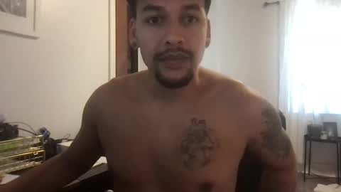 Snapshot of sack_draggin chatting on January 2025 08:33:02 PM Beezy online show from January 2025 08:33:02 PM