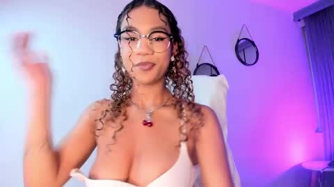 Sophie online show from February 2025 09:35:02 PM