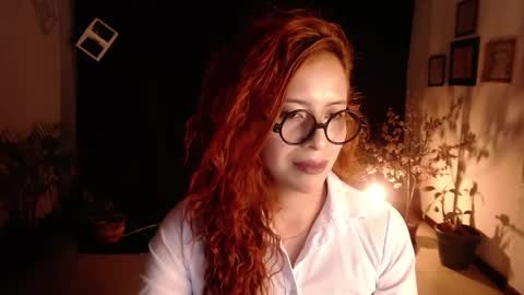 Snapshot of sahra_tayl0r_ chatting on February 2025 05:44:01 PM SARA online show from February 2025 05:44:01 PM