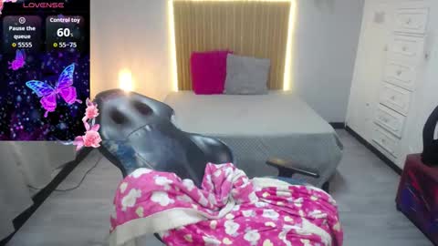 Snapshot of sailor_moon07 chatting on December 2025 04:30:02 AM sailor online show from December 2025 04:30:02 AM