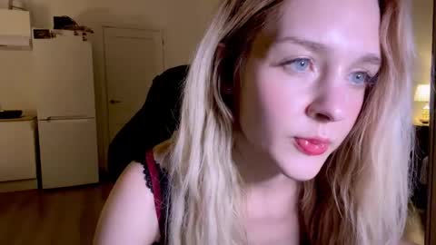 Sofia online show from October 2025 11:05:01 PM