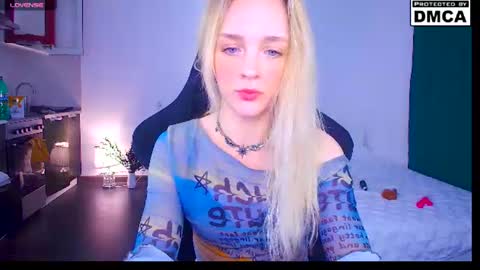 Sofia online show from June 2026 10:35:01 PM