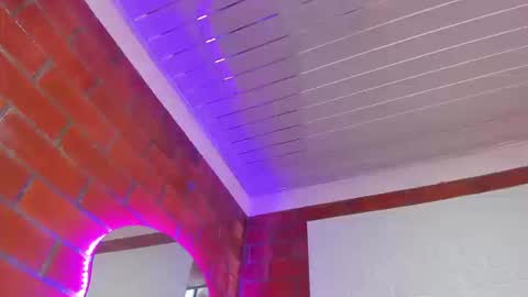 sainix_ online show from September 2025 09:30:01 PM