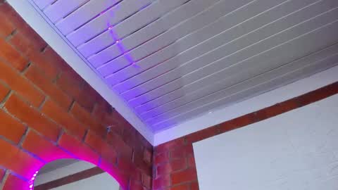 sainix_ online show from October 2025 02:42:02 AM