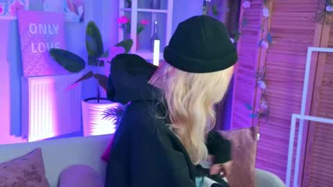 sakurabliss online show from September 2025 04:51:01 PM