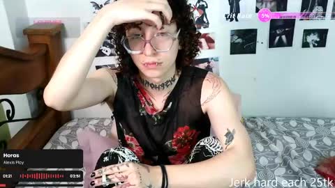 Snapshot of salemqueer_ chatting on May 2026 08:15:01 PM Sam online show from May 2026 08:15:01 PM