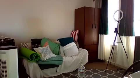 salis1981 online show from March 2025 11:56:02 PM