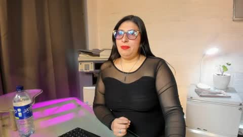 Snapshot of sally_dvine chatting on June 2026 04:11:02 AM Sally online show from June 2026 04:11:02 AM