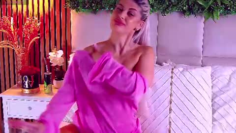 Snapshot of salmaroze chatting on June 2026 06:04:02 AM SalmaRoze online show from June 2026 06:04:02 AM