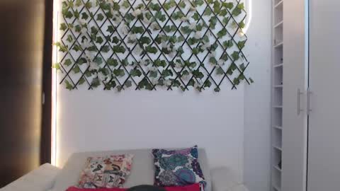 Salome online show from September 2025 12:38:01 PM