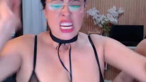Snapshot of salome_010 chatting on June 2026 12:32:02 AM Salome online show from June 2026 12:32:02 AM