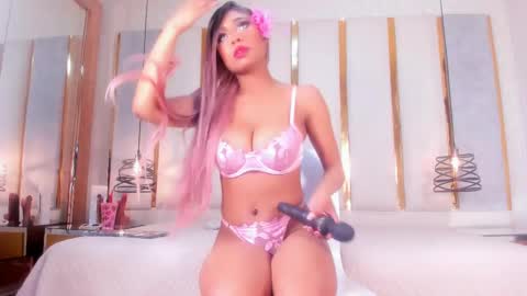 Snapshot of salomebenz_01 chatting on January 2025 09:26:02 PM  Salome benz online show from January 2025 09:26:02 PM