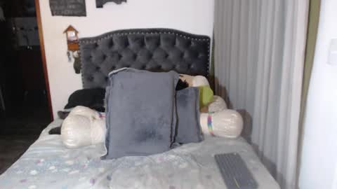 yenny online show from April 2026 05:21:01 AM