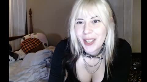 Carmen online show from November 2025 01:33:02 AM