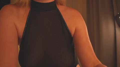 Snapshot of saltedhoney chatting on May 2026 08:18:02 PM IsaBella- online show from May 2026 08:18:02 PM