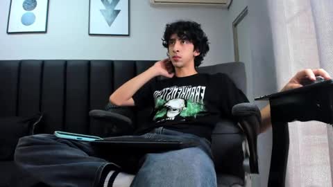 salvatore  online show from March 2025 05:39:02 PM