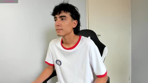 salvatore_montt online show from February 2025 07:52:01 PM