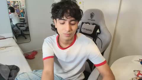 salvatore_montt online show from December 2025 07:09:01 PM