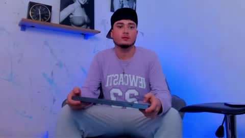 Snapshot of salvatore_muller chatting on October 2025 06:23:01 AM Salvatore  online show from October 2025 06:23:01 AM