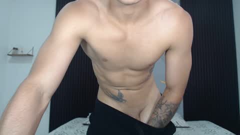 sammmikee online show from February 2025 02:33:02 PM