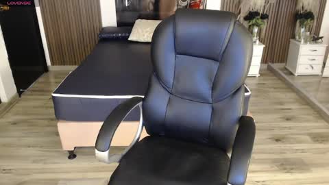 SAM MANSON online show from April 2026 12:12:01 PM