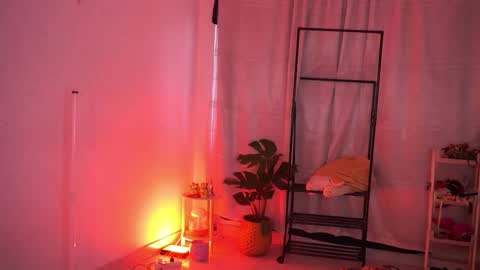 SAMANTA online show from March 2026 01:37:01 PM