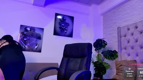 Samantha online show from December 2025 01:06:01 PM