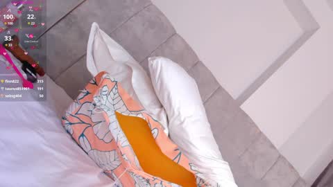 V A  N E S S A  online show from January 2025 02:14:01 AM