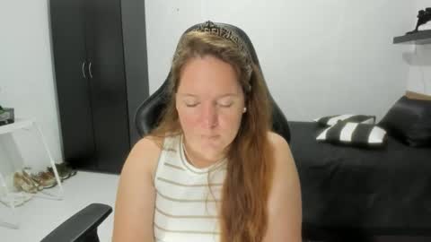 Samantha samy online show from November 2025 10:15:02 PM