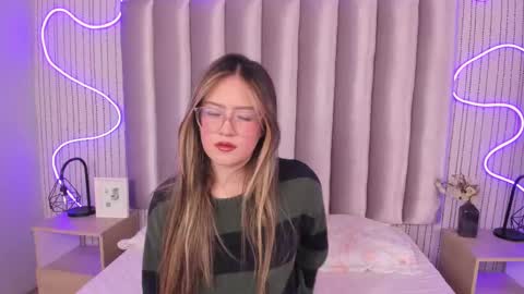 Alejandra  online show from September 2025 01:55:01 PM