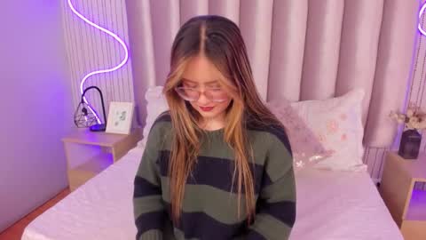 Alejandra  online show from September 2025 12:53:01 PM