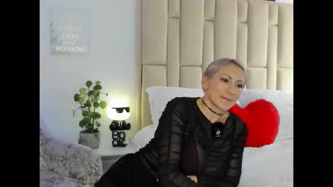 Snapshot of samanthaxmami chatting on March 2025 06:22:01 PM Samixmami online show from March 2025 06:22:01 PM